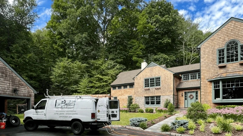 Strongsville Power Washing power washing crew working in Parma, OH